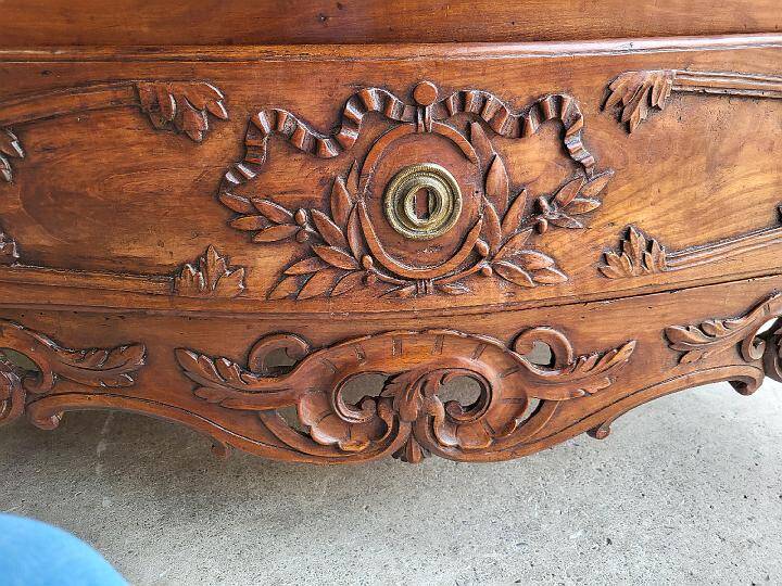 18th century provencal chest of drawers with openwork cross-borders in nyer