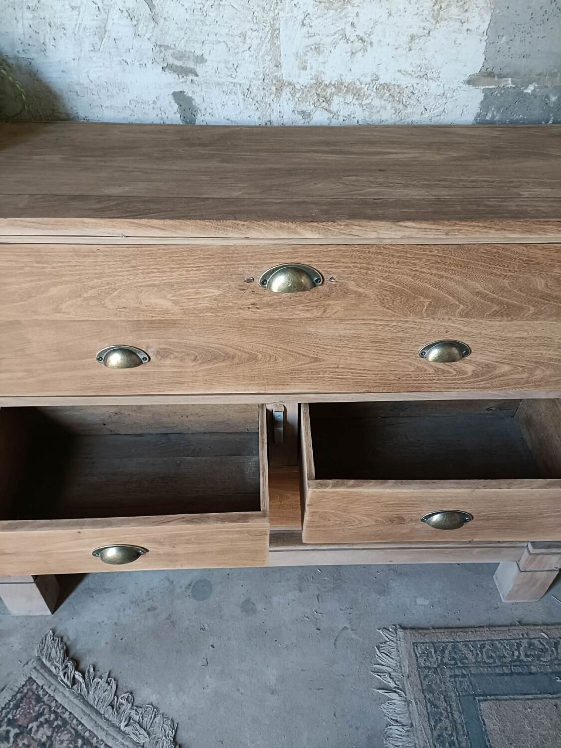 Wooden chest of drawers