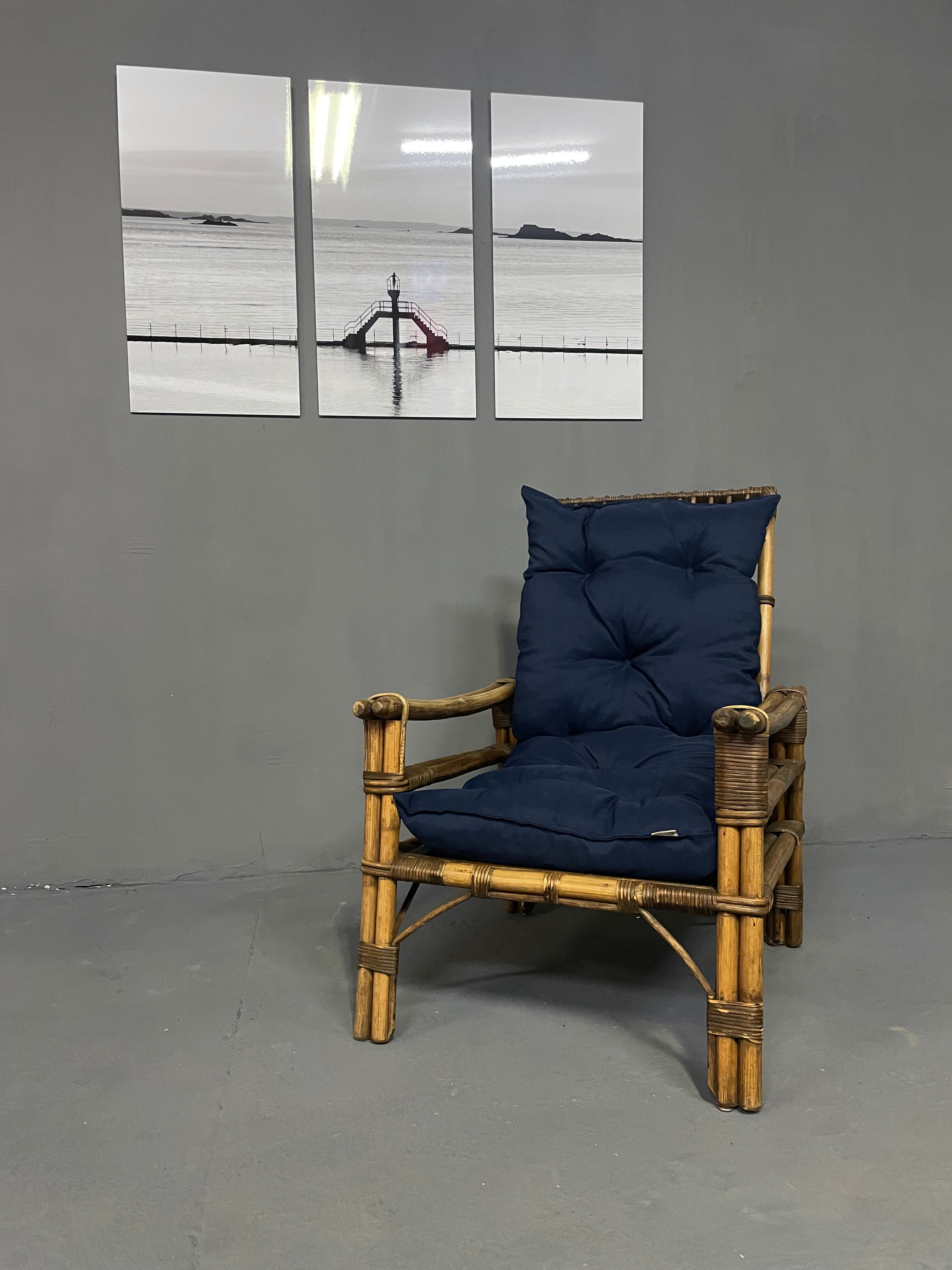 Fauteuil en rotin et son assise neuve extérieure
