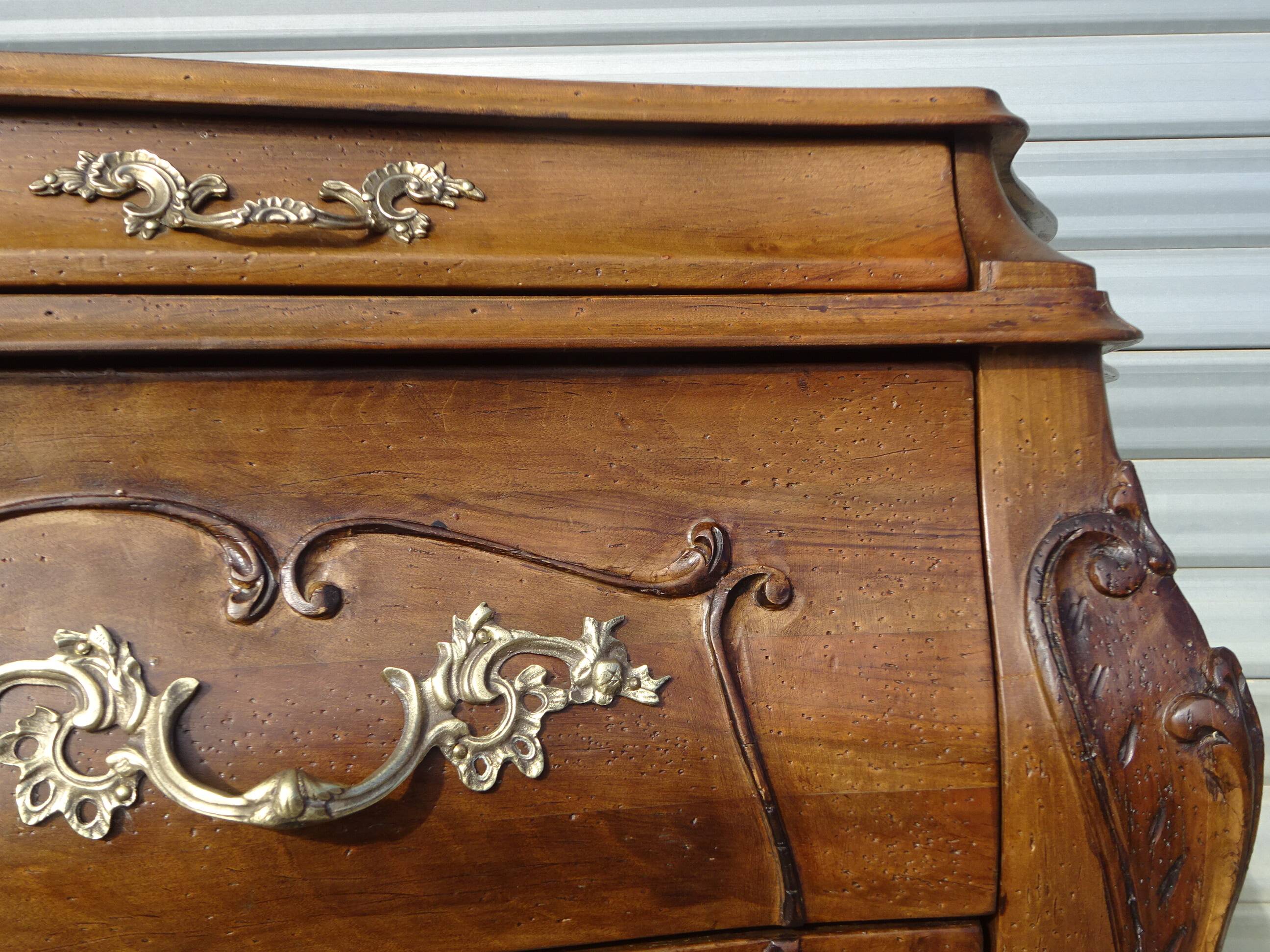 Coffin-style chest of drawers in walnut