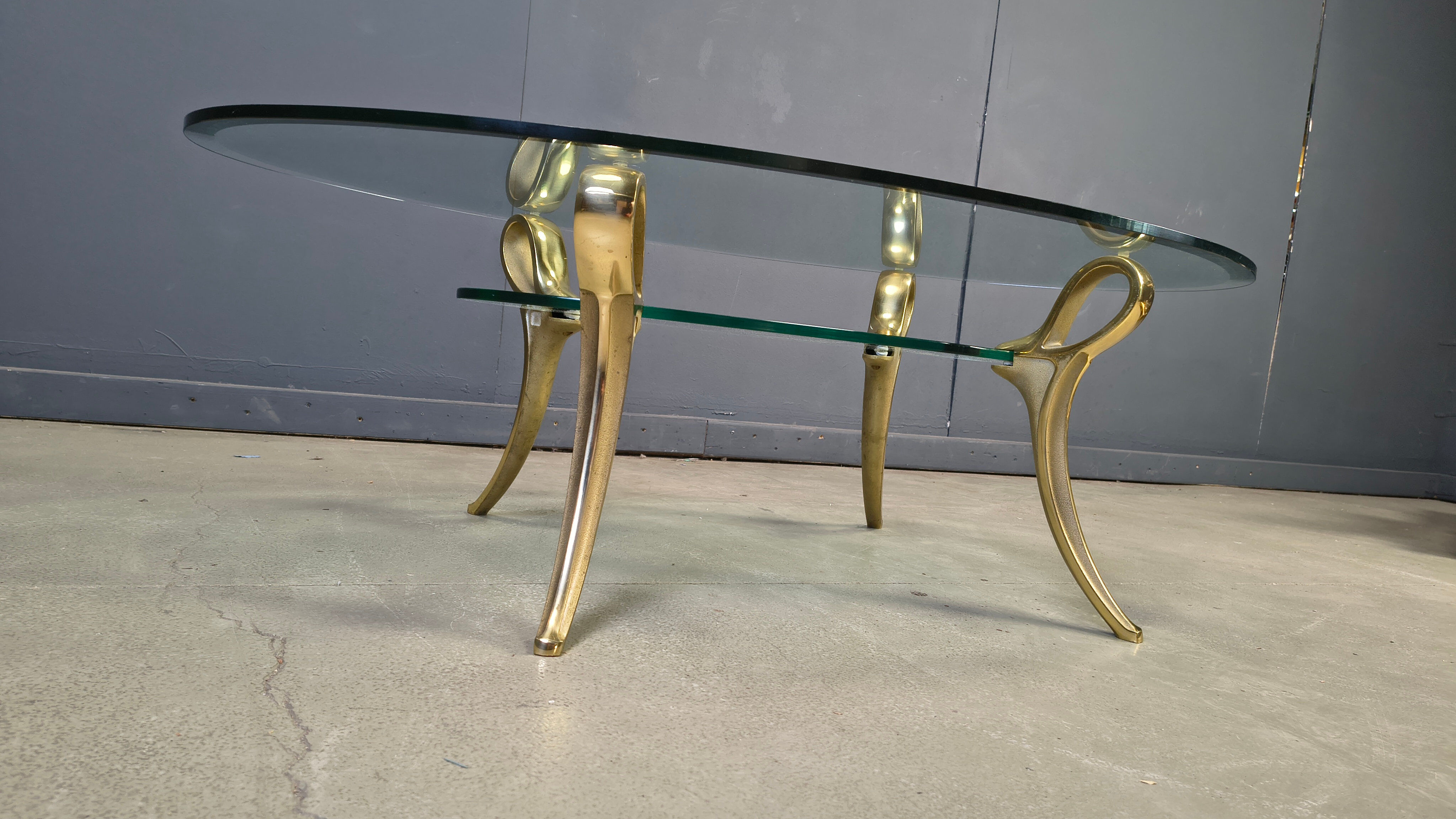 Table basse en laiton et en verre, années 1970