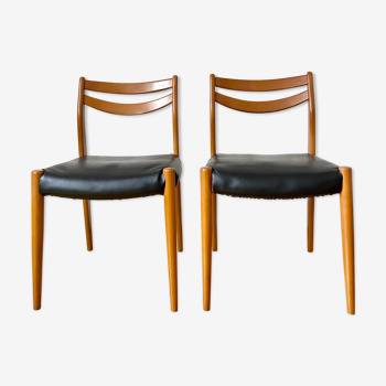 Pair of Scandinavian style chairs