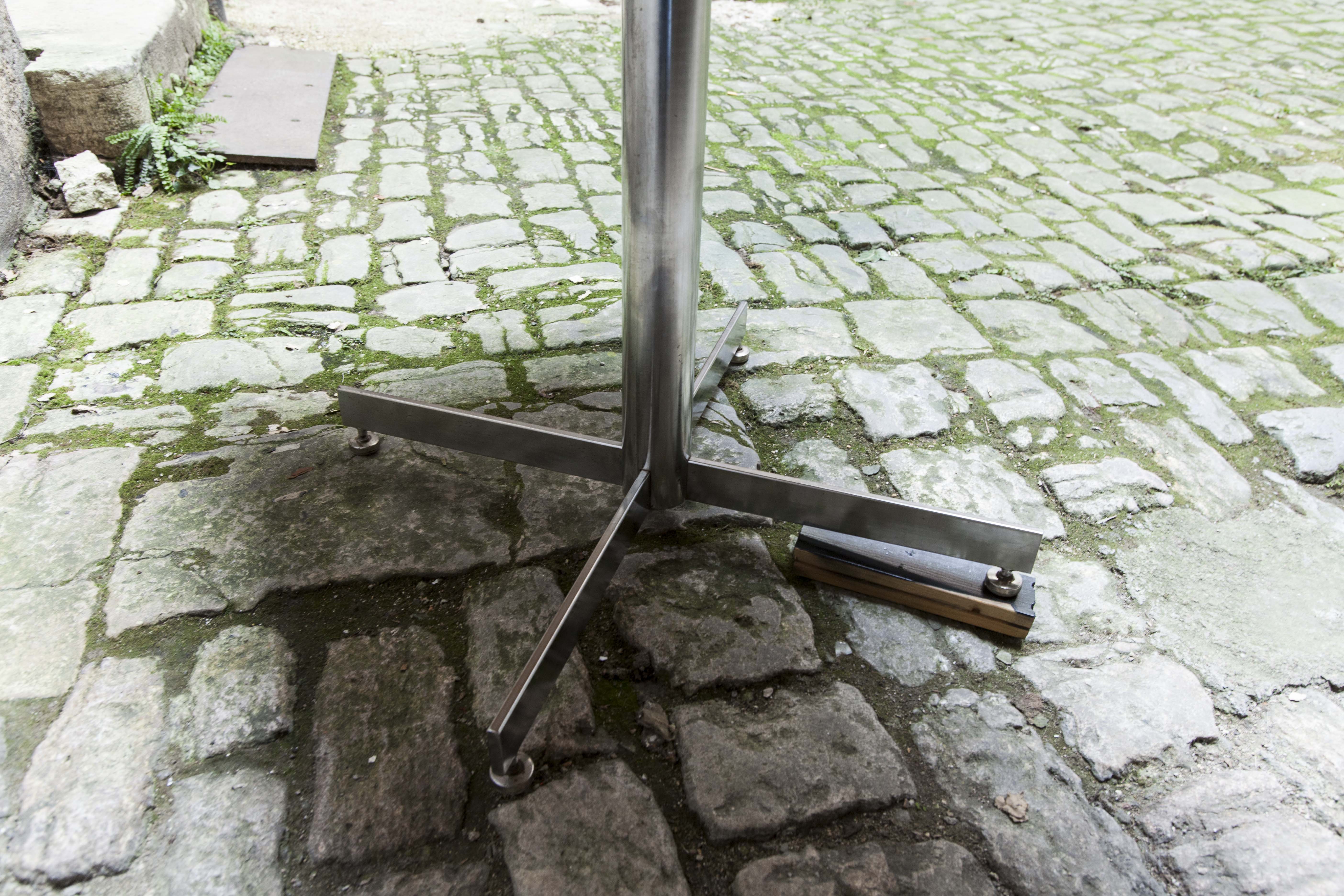 Table en noyer lamellé collé des années 60