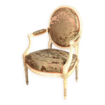 Louis XVI style armchair in cream lacquered wood