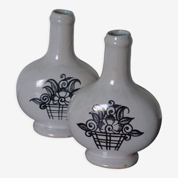 Vases à motif floral écru style régional