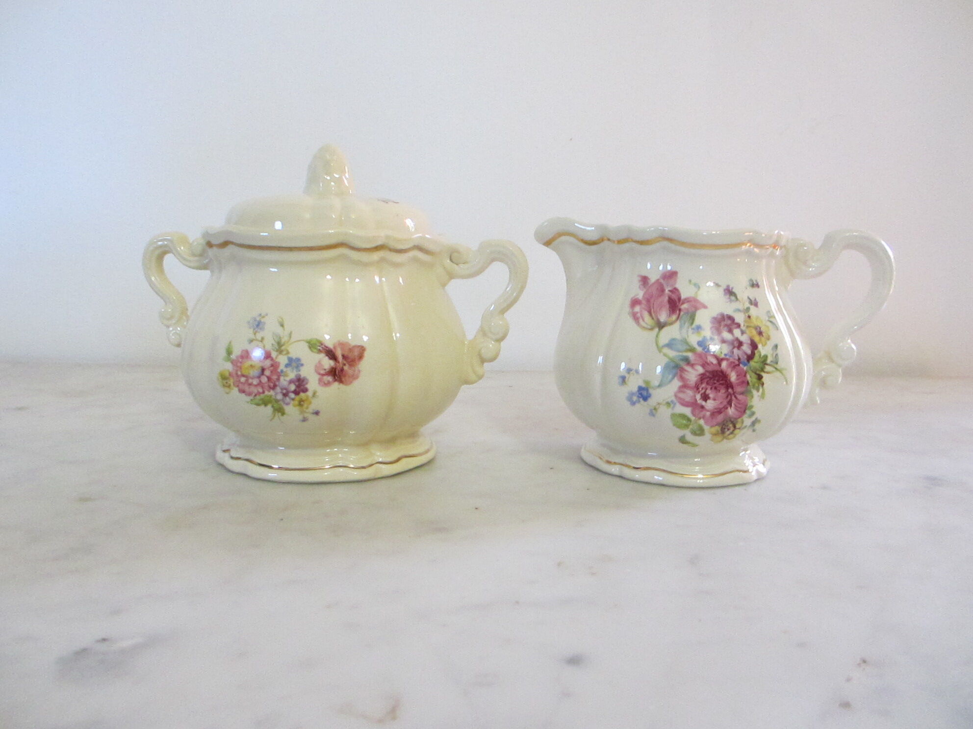 Milk pot and sugar in Digoin earthenware.