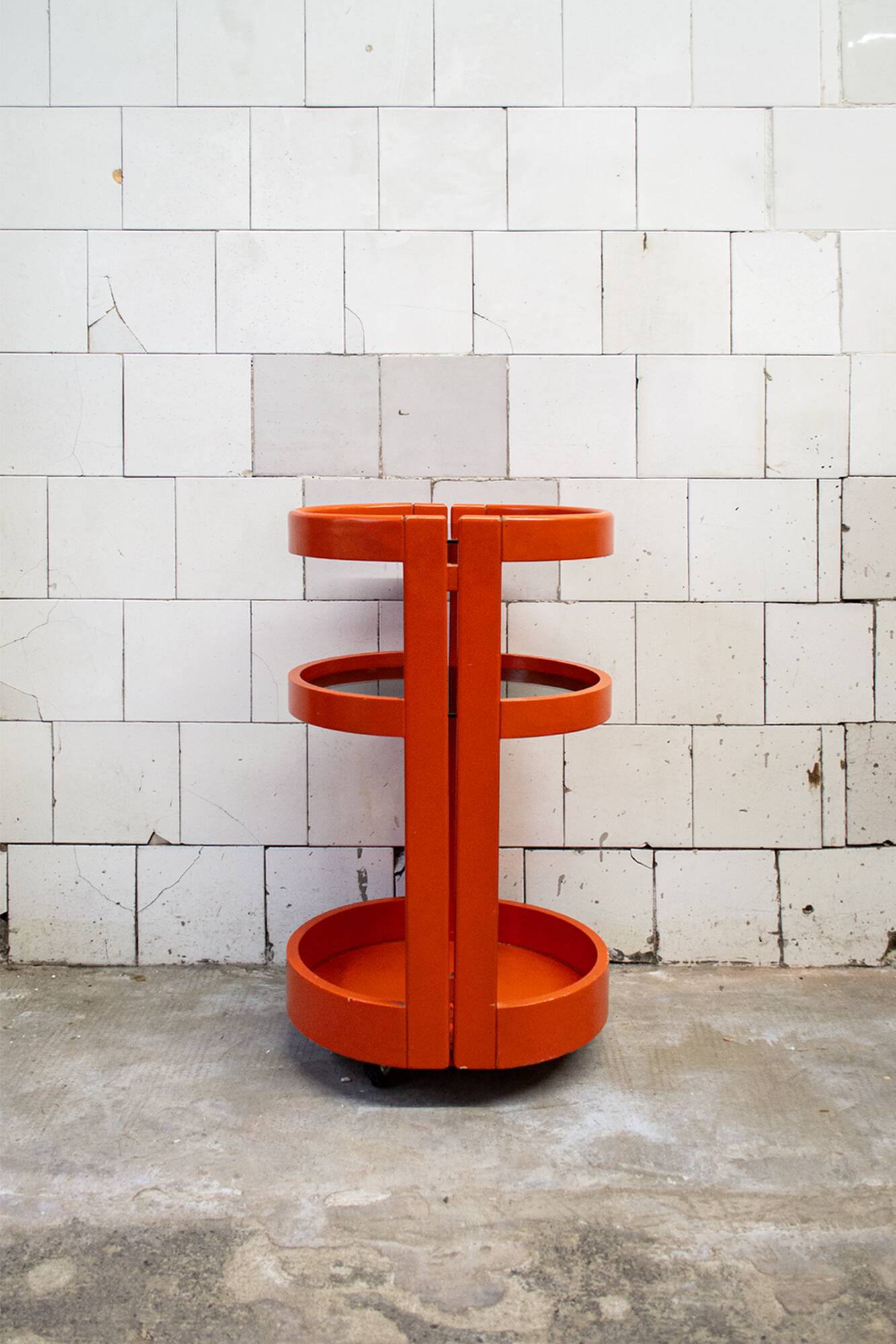 Carrello in legno laccato e vetro. Produzione Italiana  Anni '60