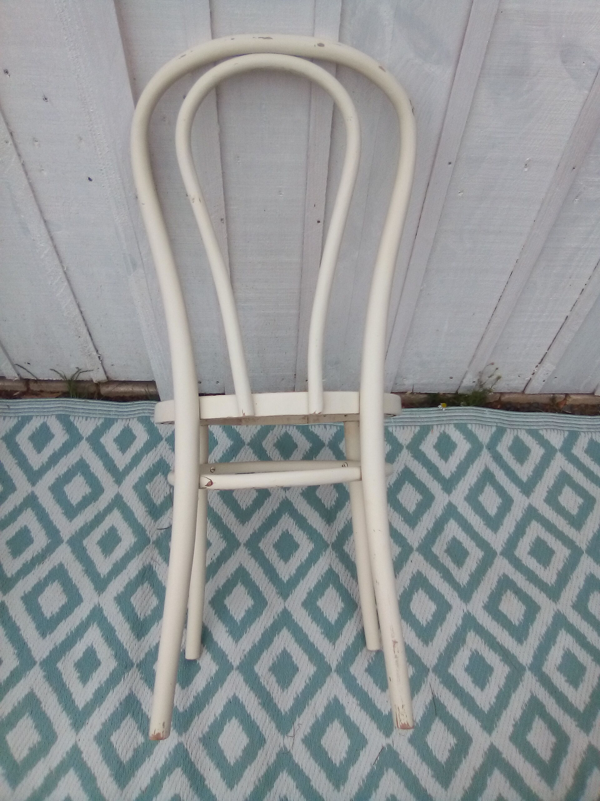Lot of 4 bistro chairs in caned wood