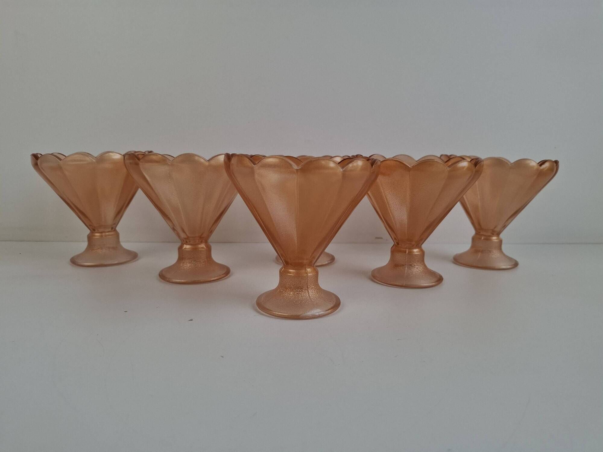 Set of 6 Art Deco Pink Rosaline Glass Dessert Bowls, Czechoslovakia, 1930s