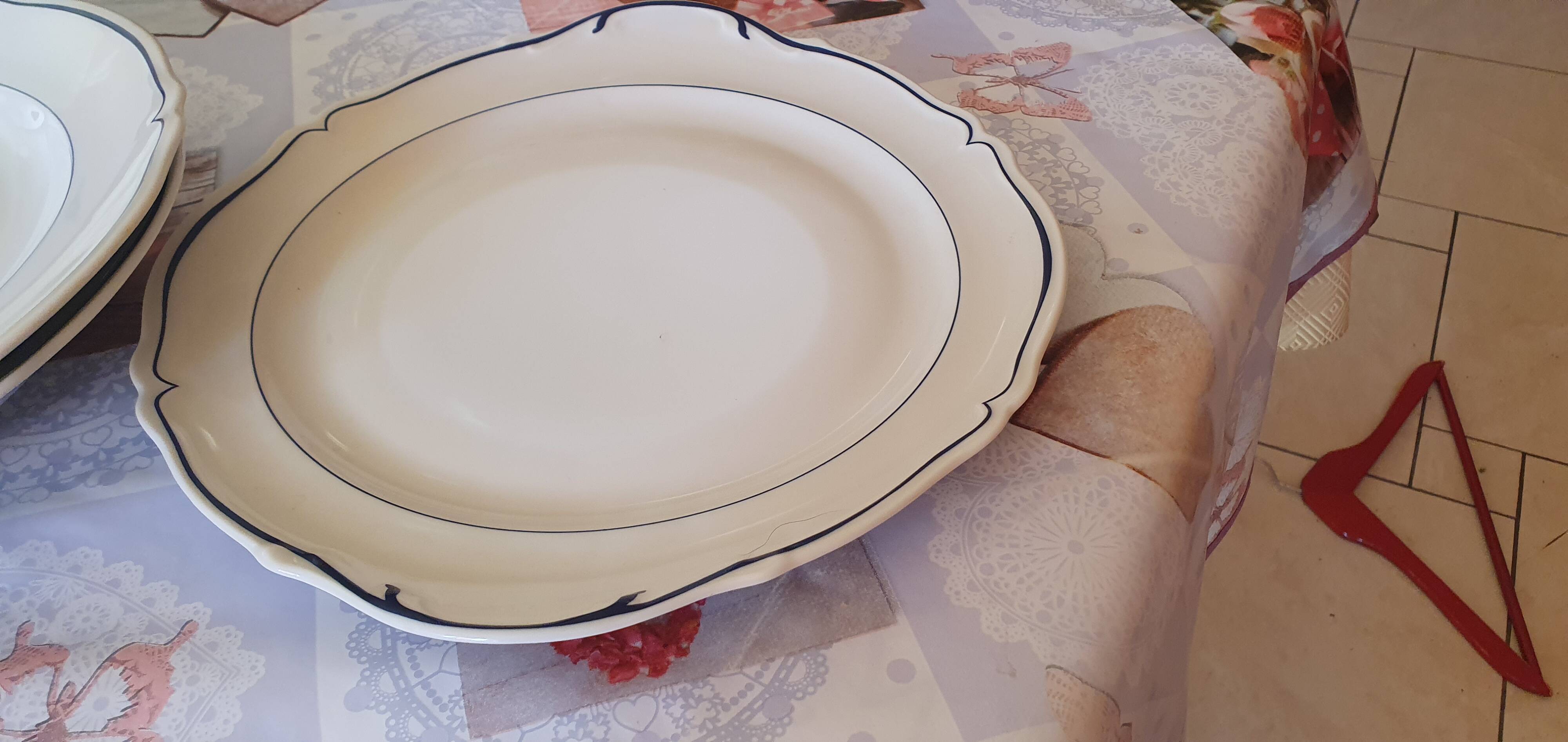 Service de table neuf porcelaine dure Georges Boyer Limoges France