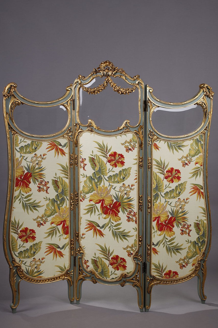 Louis XV style screen with three sheets in molded wood and embroidered fabrics