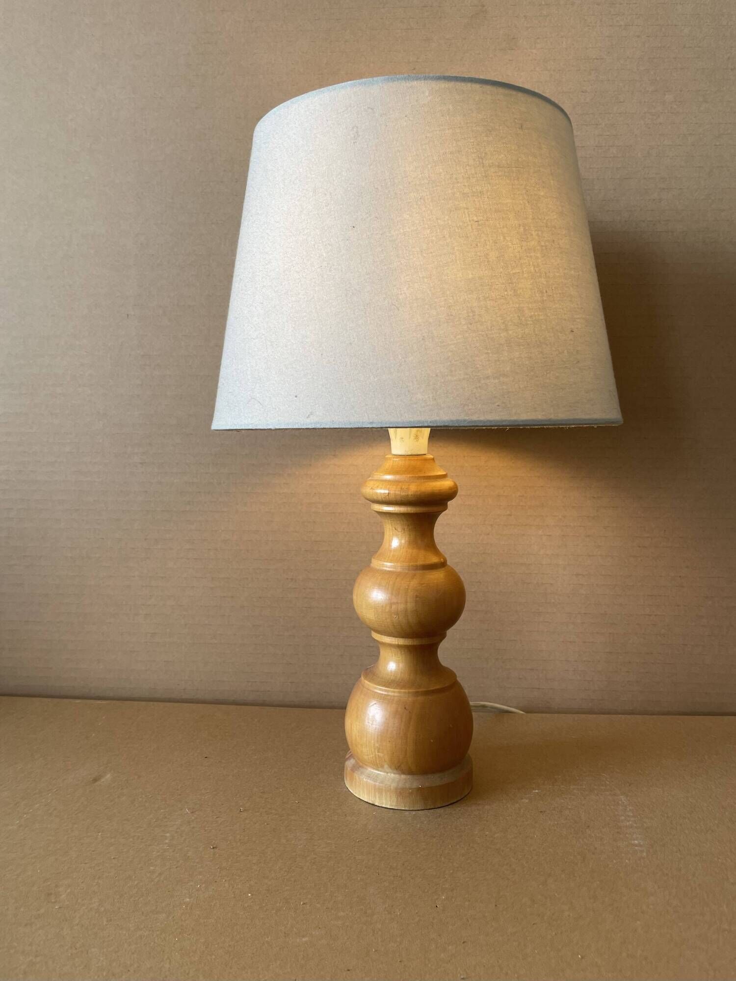 Lampe à poser en bois tourné