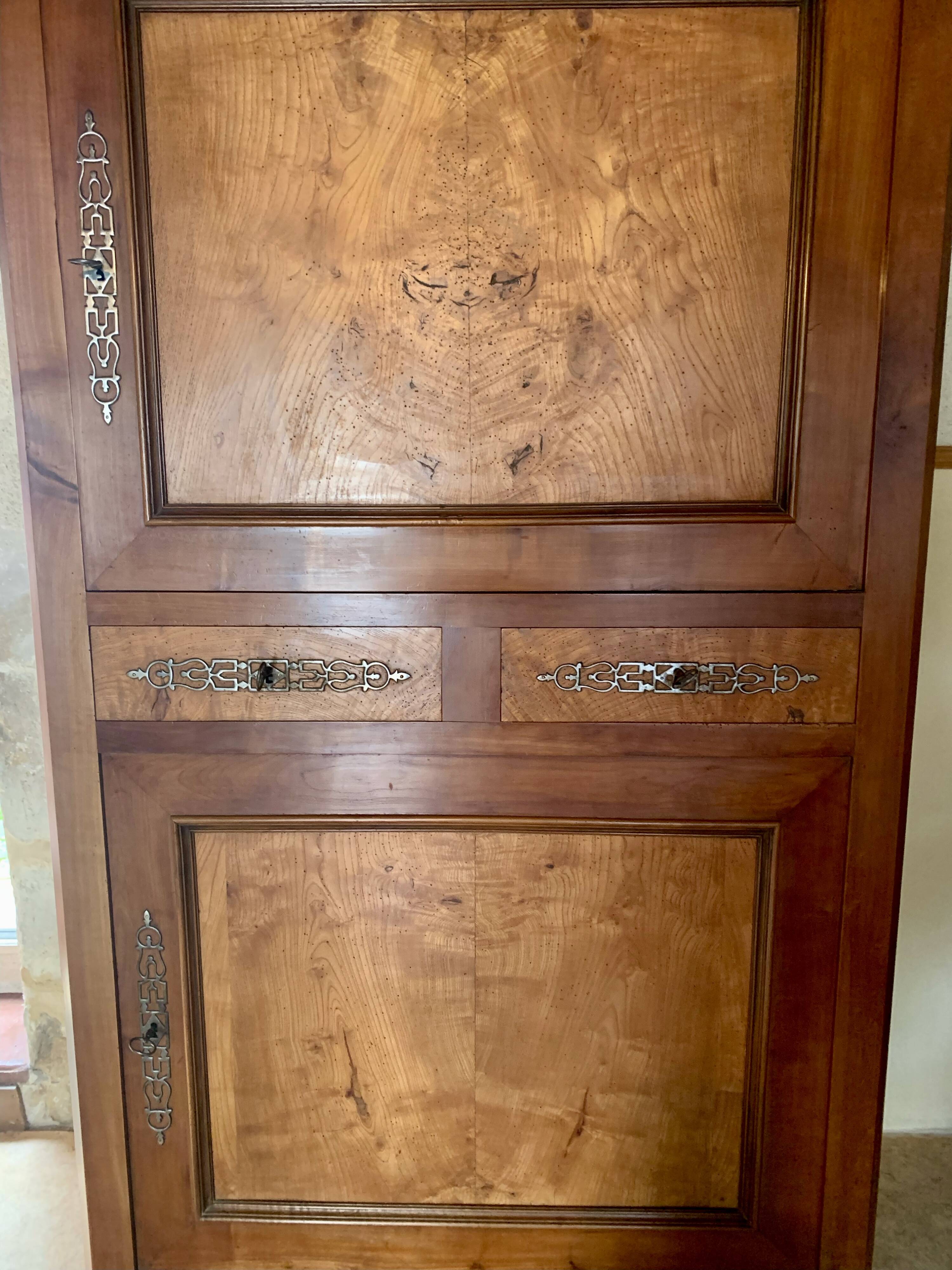 Standing man Louis Philippe