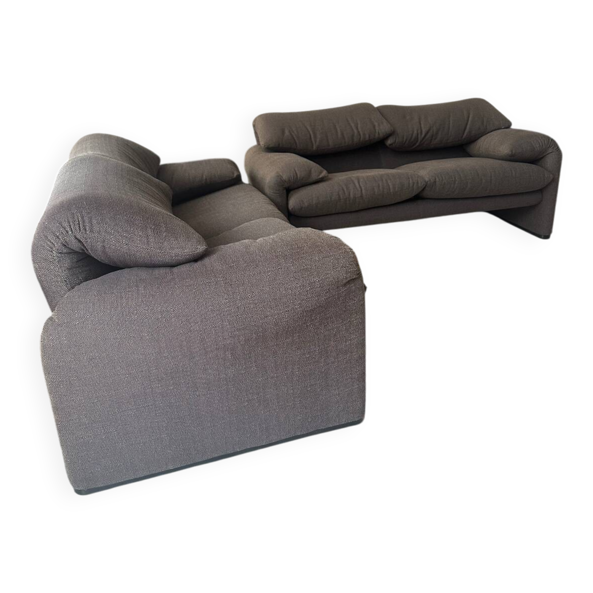 Pair of Cassina Maralunga 2-seater sofas – design Vico Magistretti