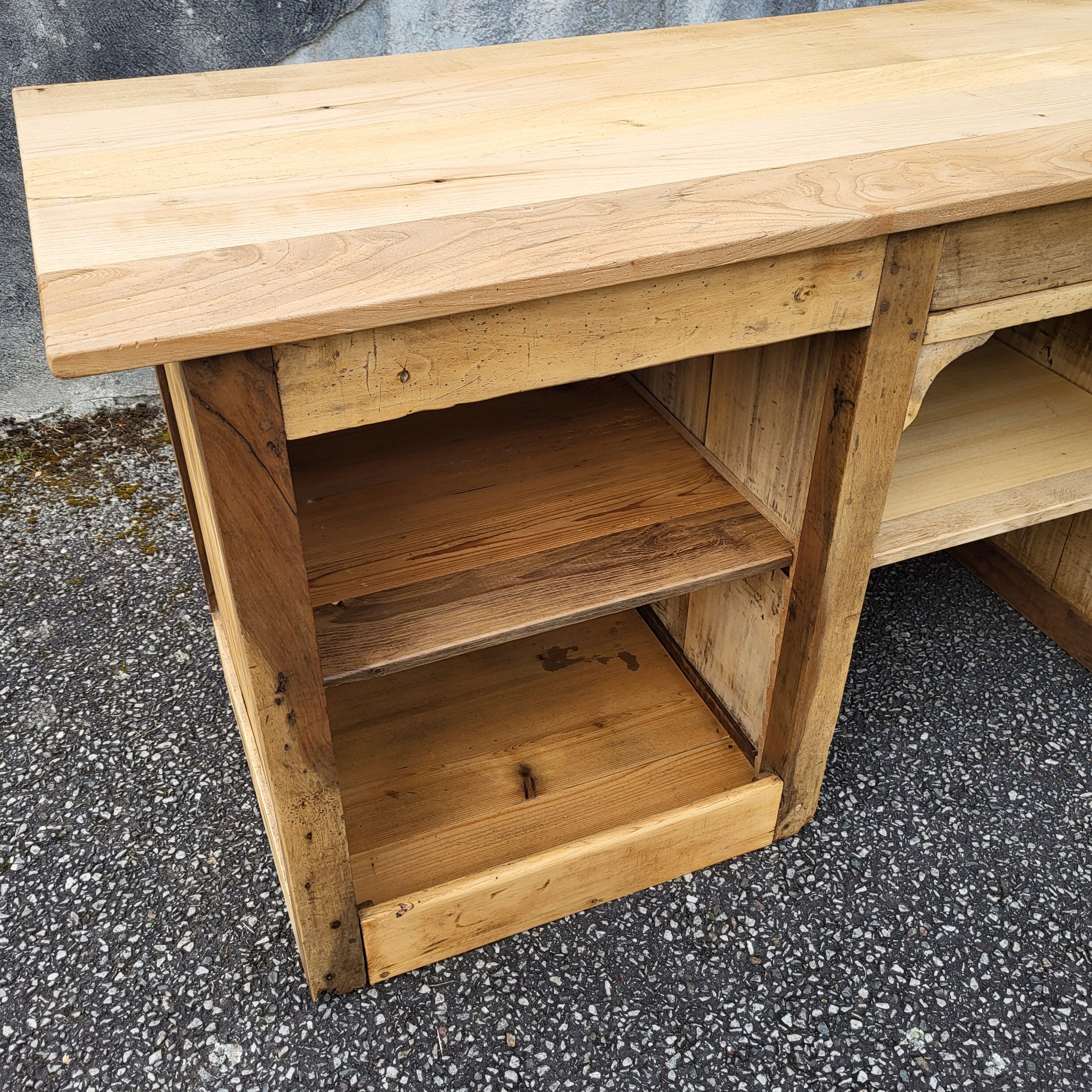 "Le Bel Ami" : Comptoir / Bureau de métier (XIXe)