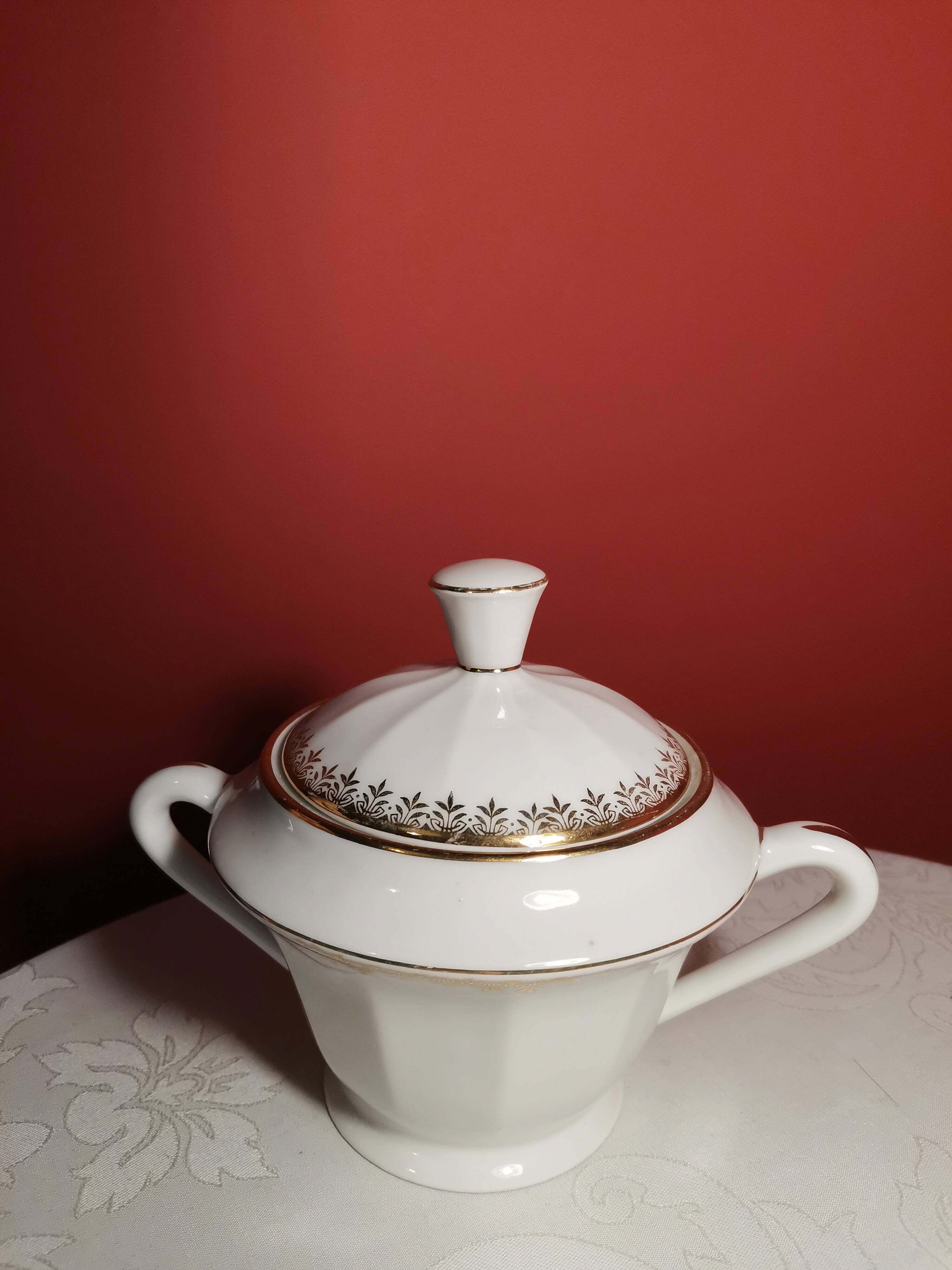 Tea or coffee set 21 pc in white porcelain M&S, made in Berry with paw of limoges