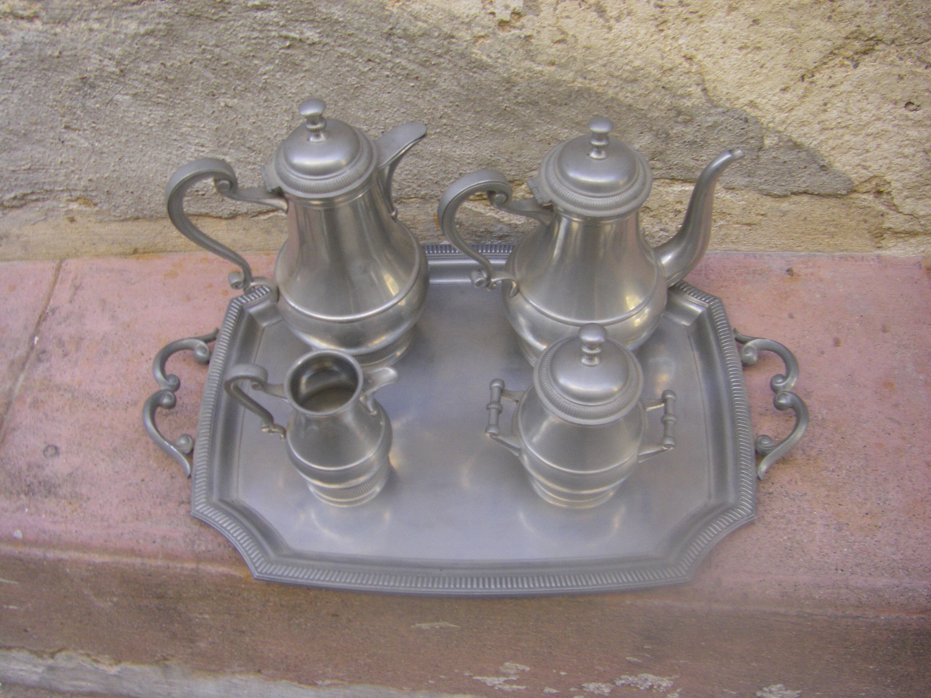 Tea and coffee service