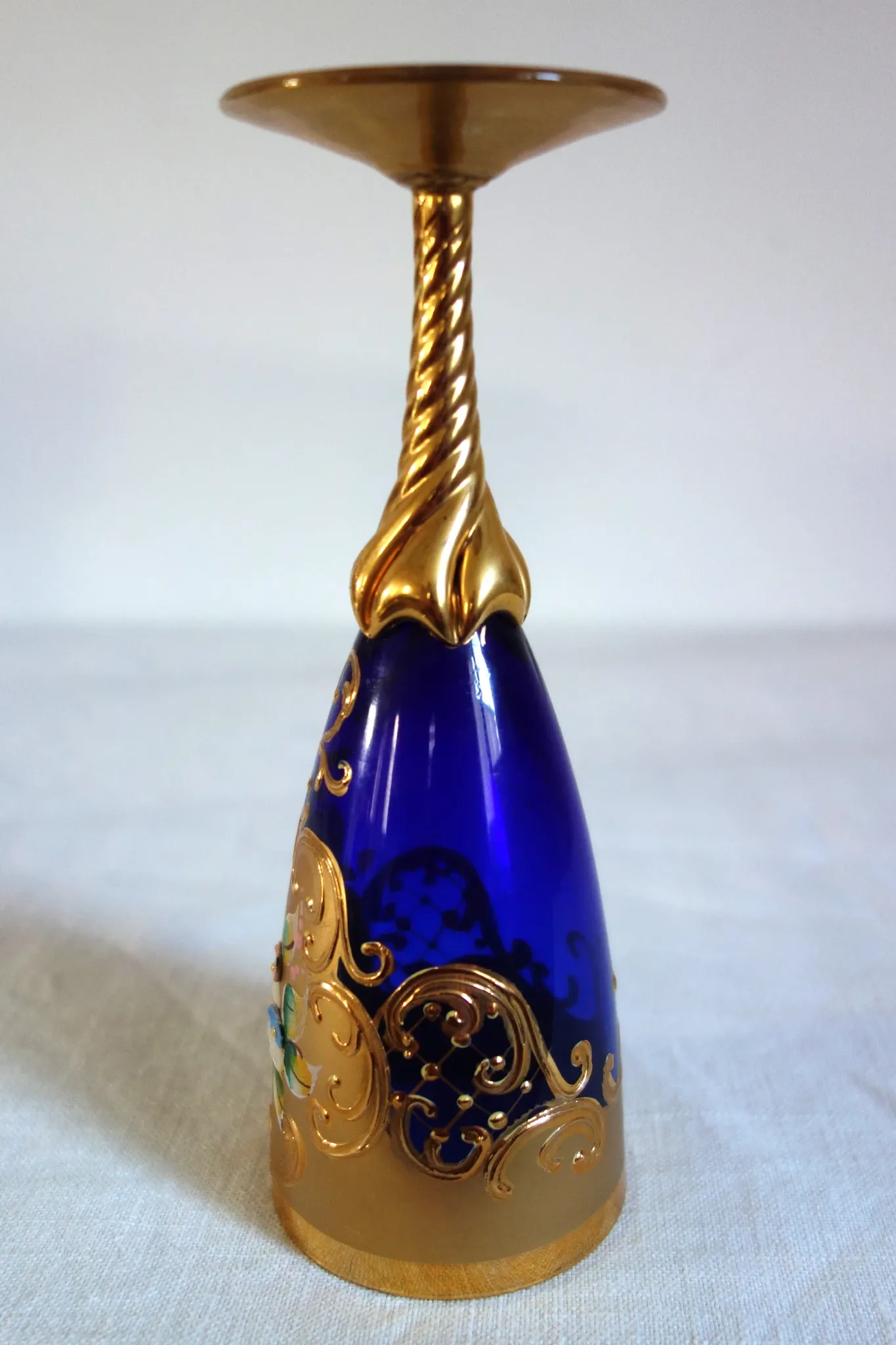 12 cobalt blue and gold Murano glass flutes, mid-20th century.