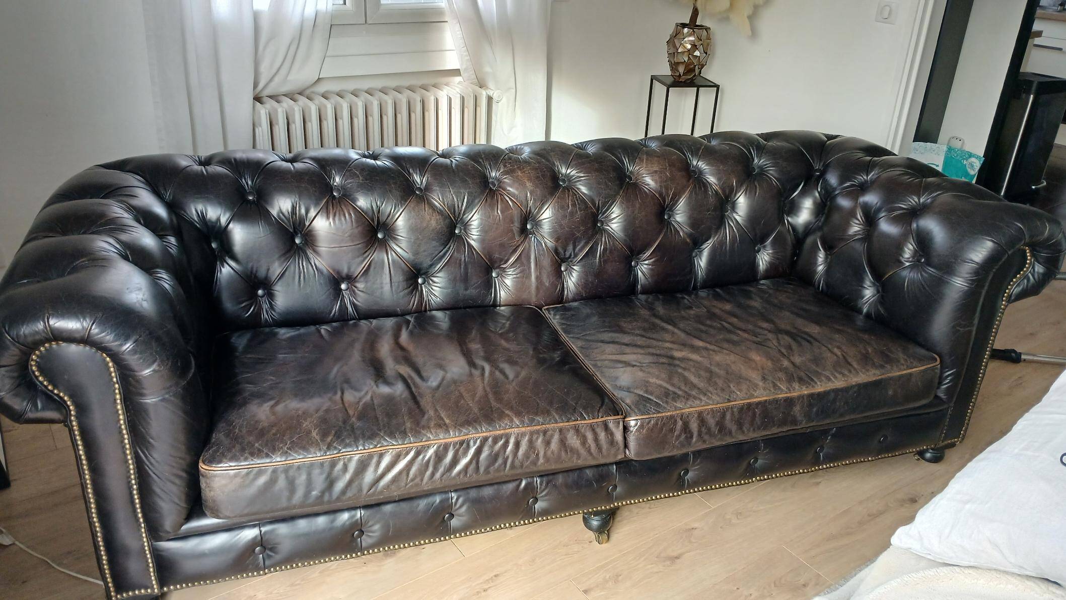 Coventry 3-seater Chesterfield sofa – Black leather