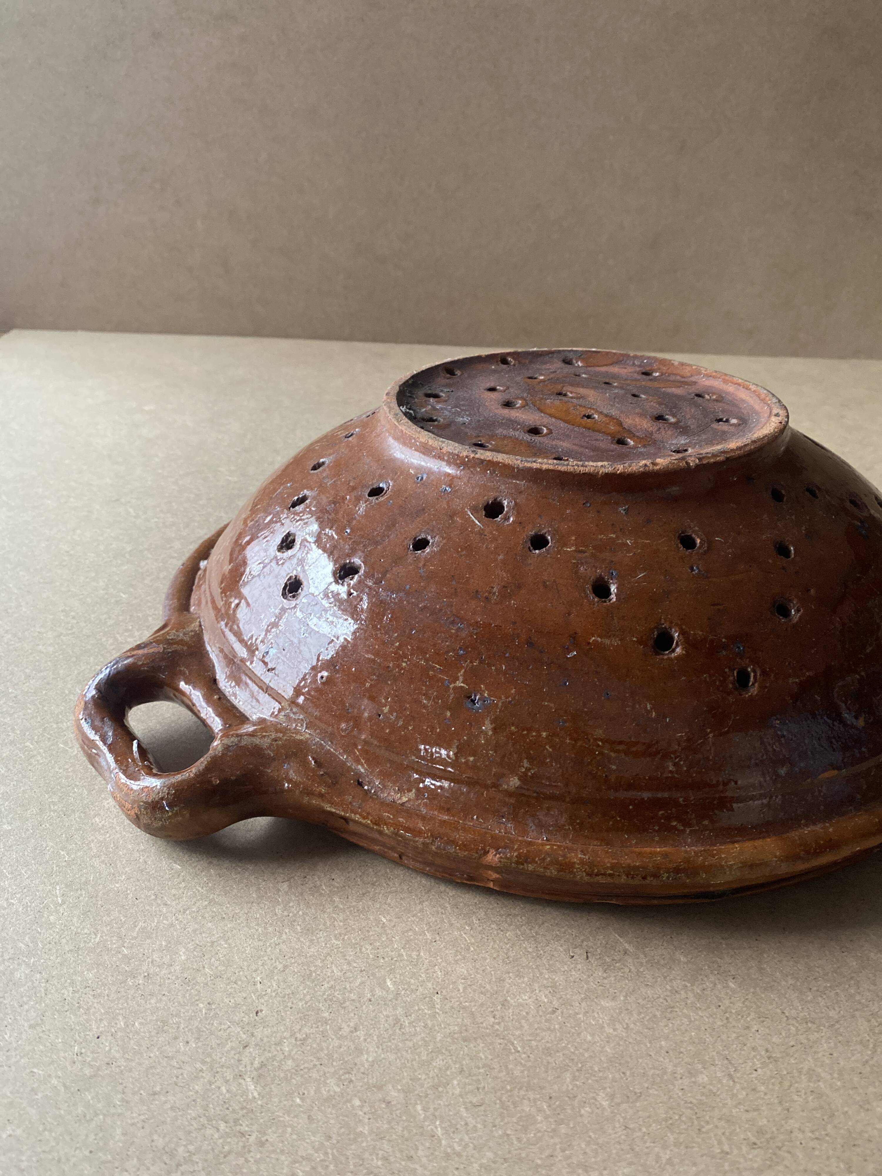 Glazed earthenware drainer