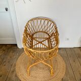 Vintage rattan couffin & its foot