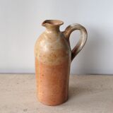 Pichet en grès de couleur sable