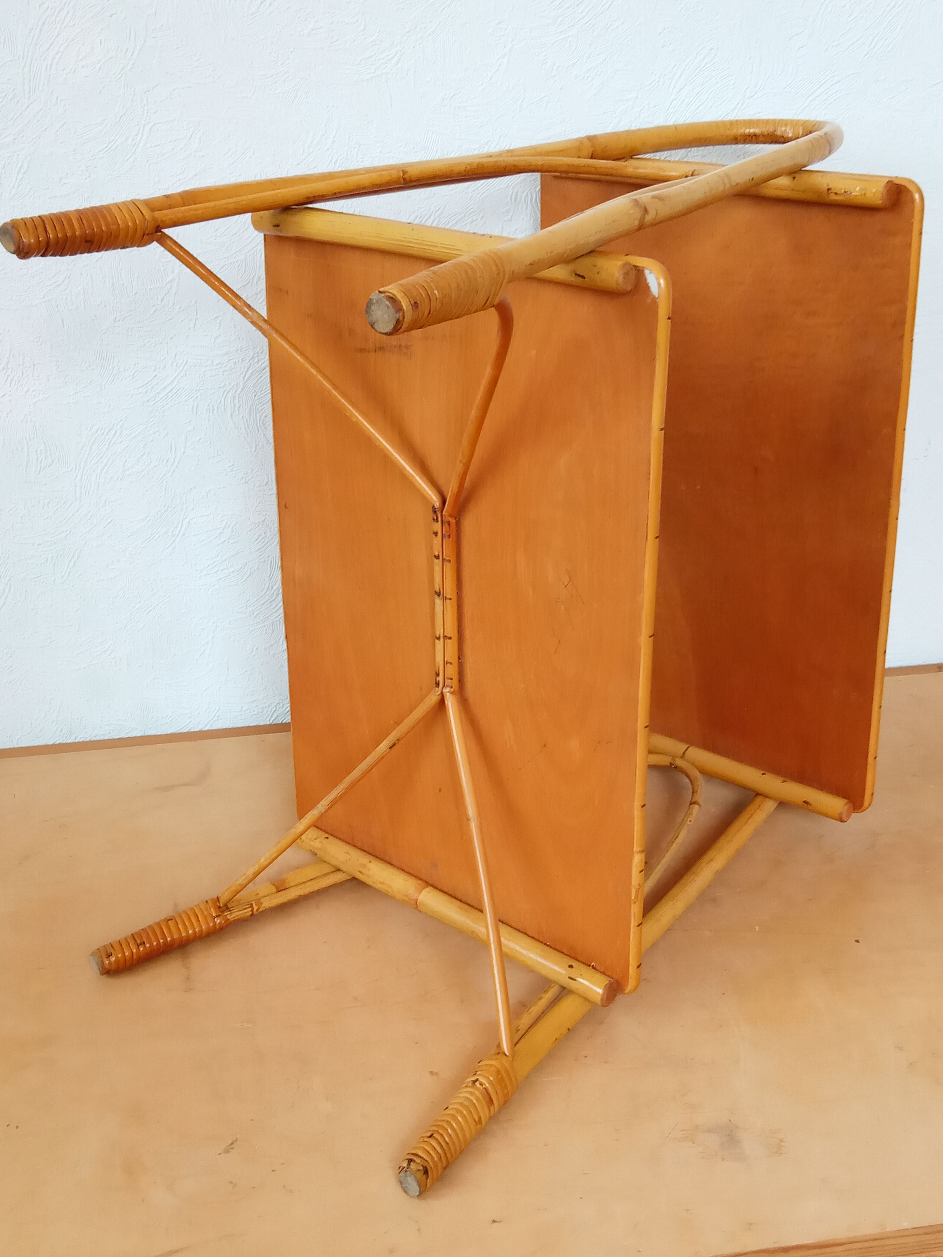 Rattan side table 50s