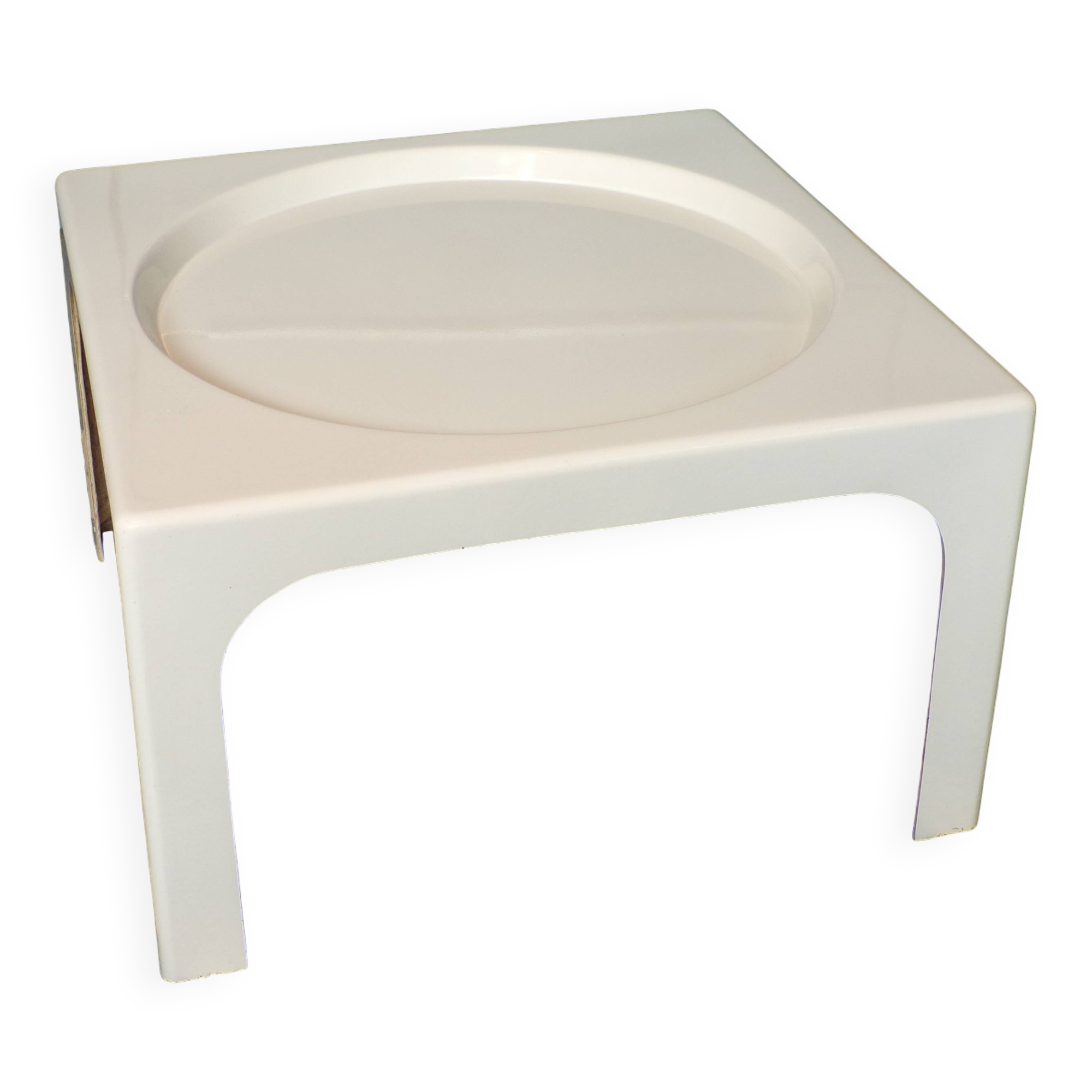 Ozoo Style Fiberglass Coffee Table