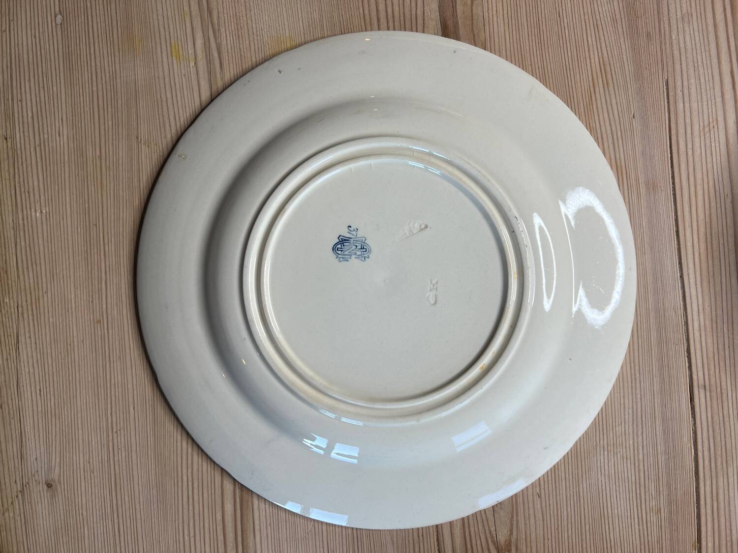 6 flat plates Gien garlands, 1937