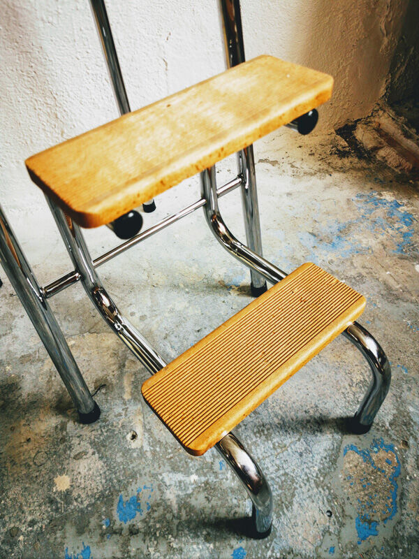 Stepladder walking foot