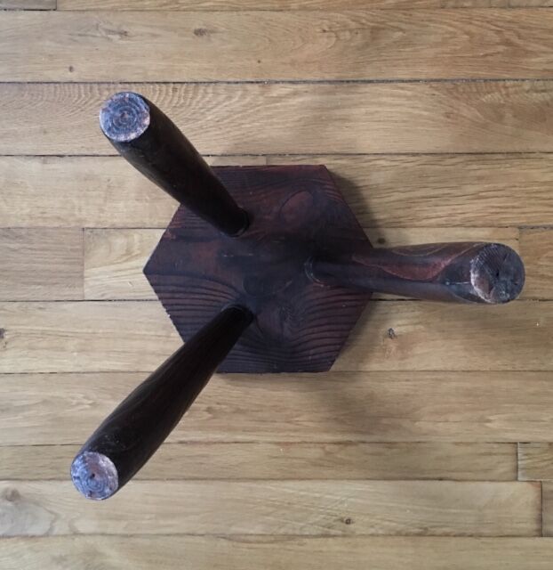 Hexagonal tripod tab