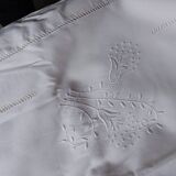 Draps ancien brodé avec monogramme