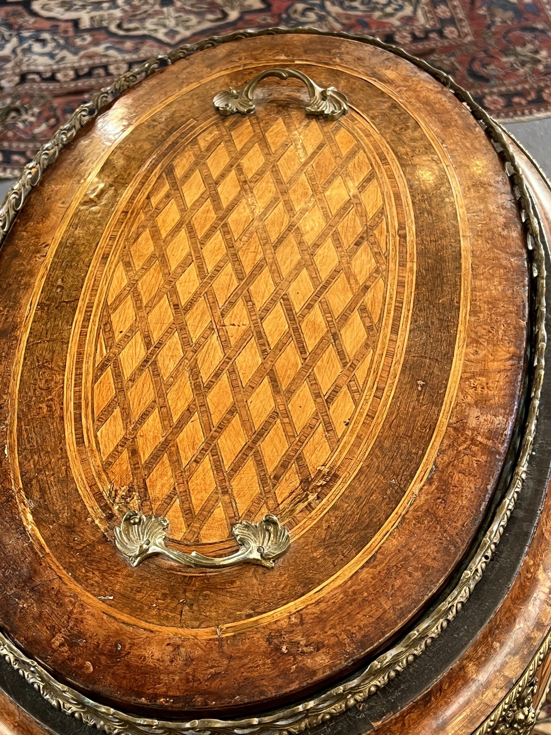 Very beautiful and old wooden marquetry planter, Napoleon III period, mid-19th century.