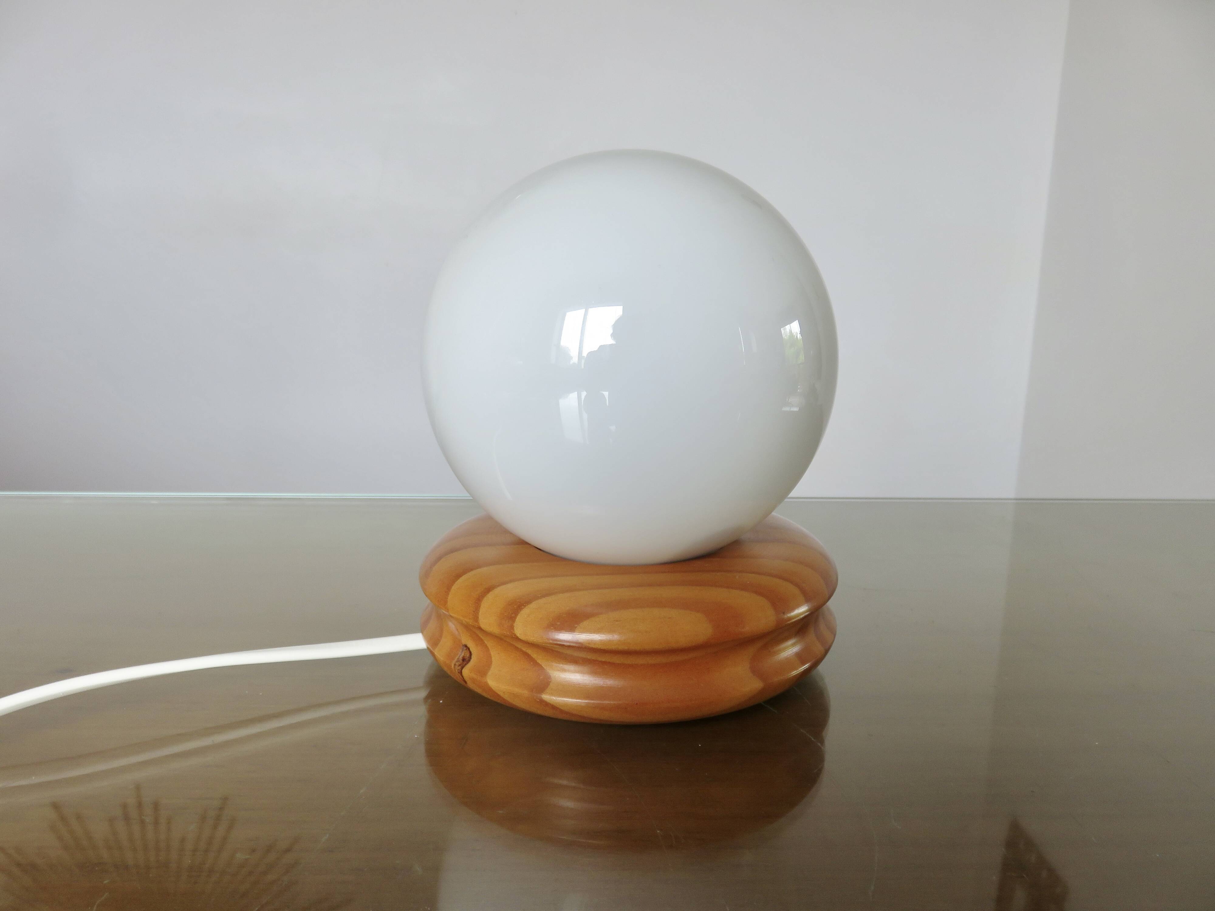 Scandinavian lamp in pine and white opaline, 1980