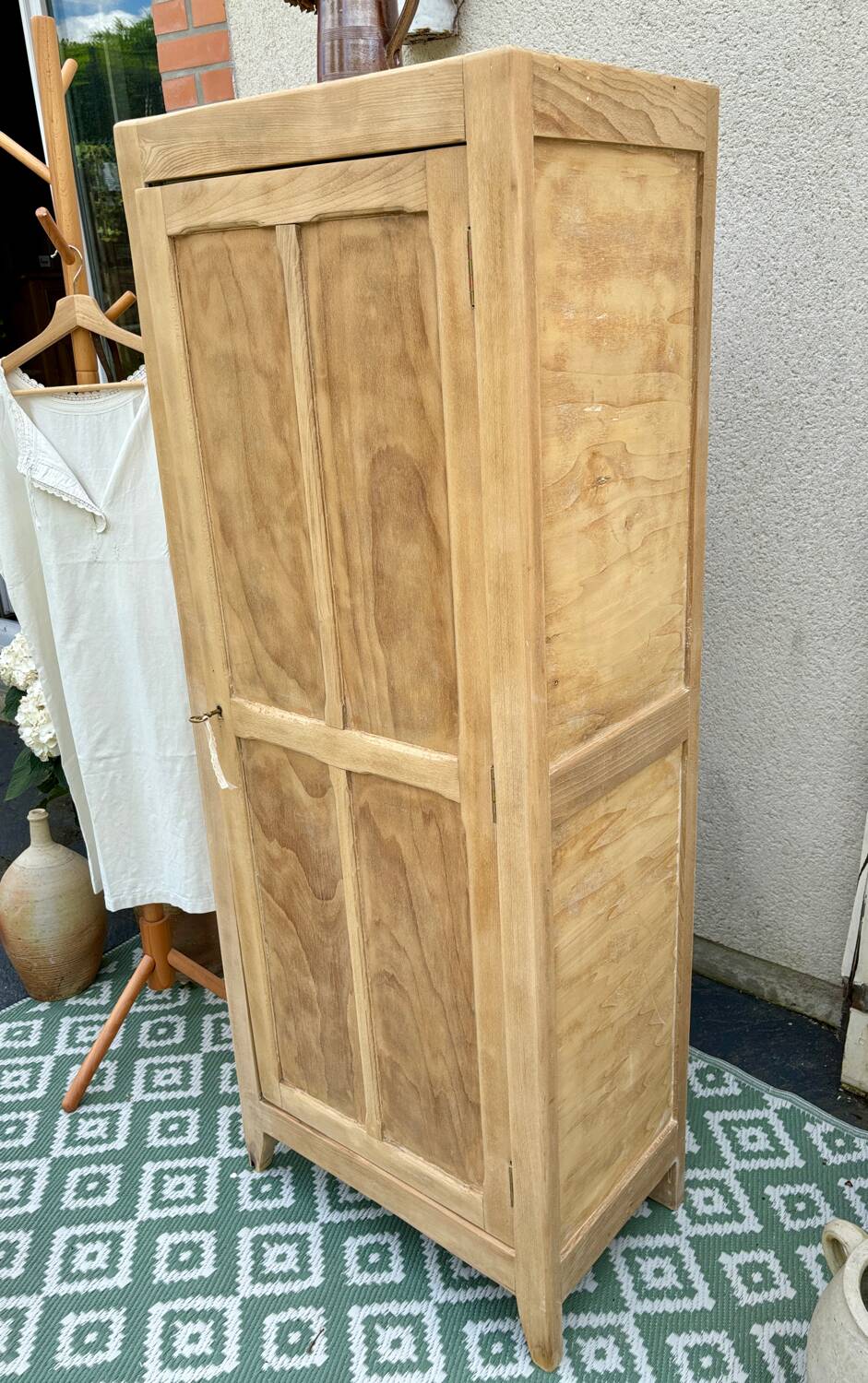 Small Parisian wardrobe