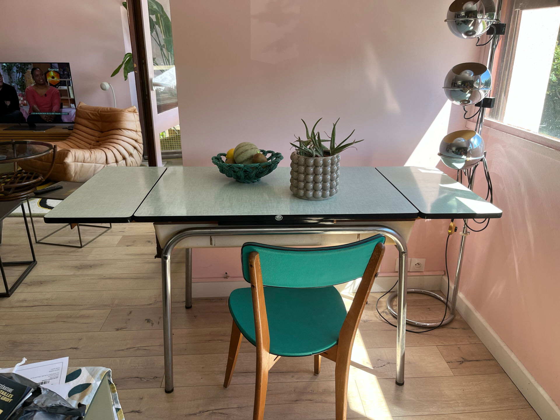 Green water Formica table with its 2 extensions.