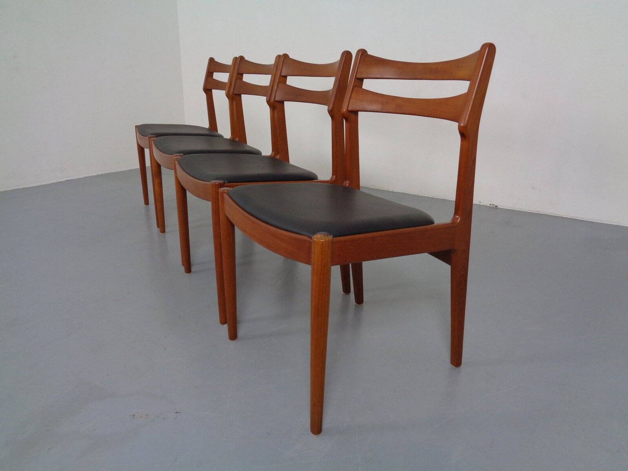 Danish Teak Dining Chairs from Vamo Mobelfabrik, 1960s, Set of 4
