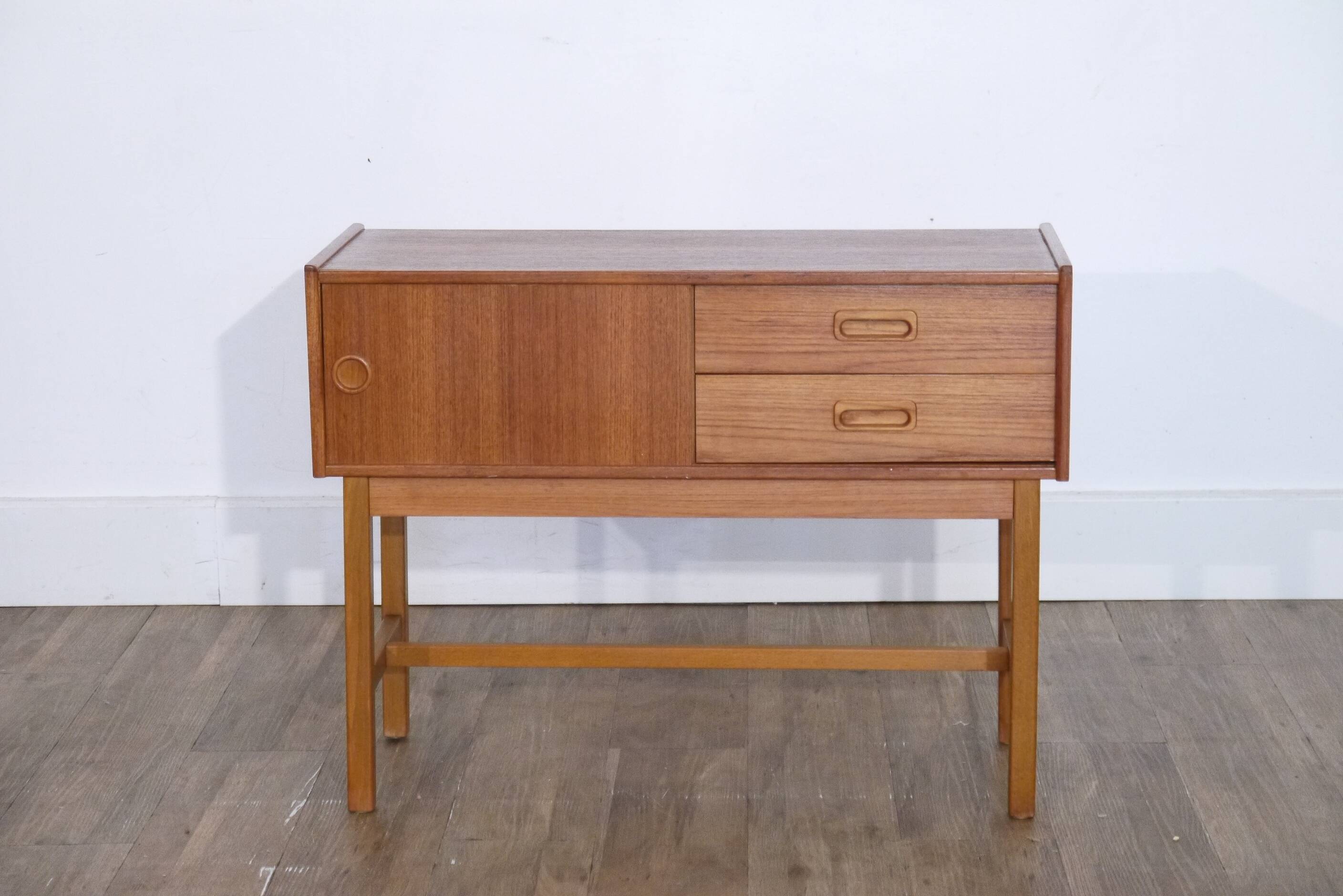 Meuble d'appoint en teck 1960