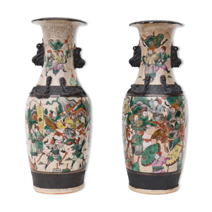 Paire de vases en porcelaine de