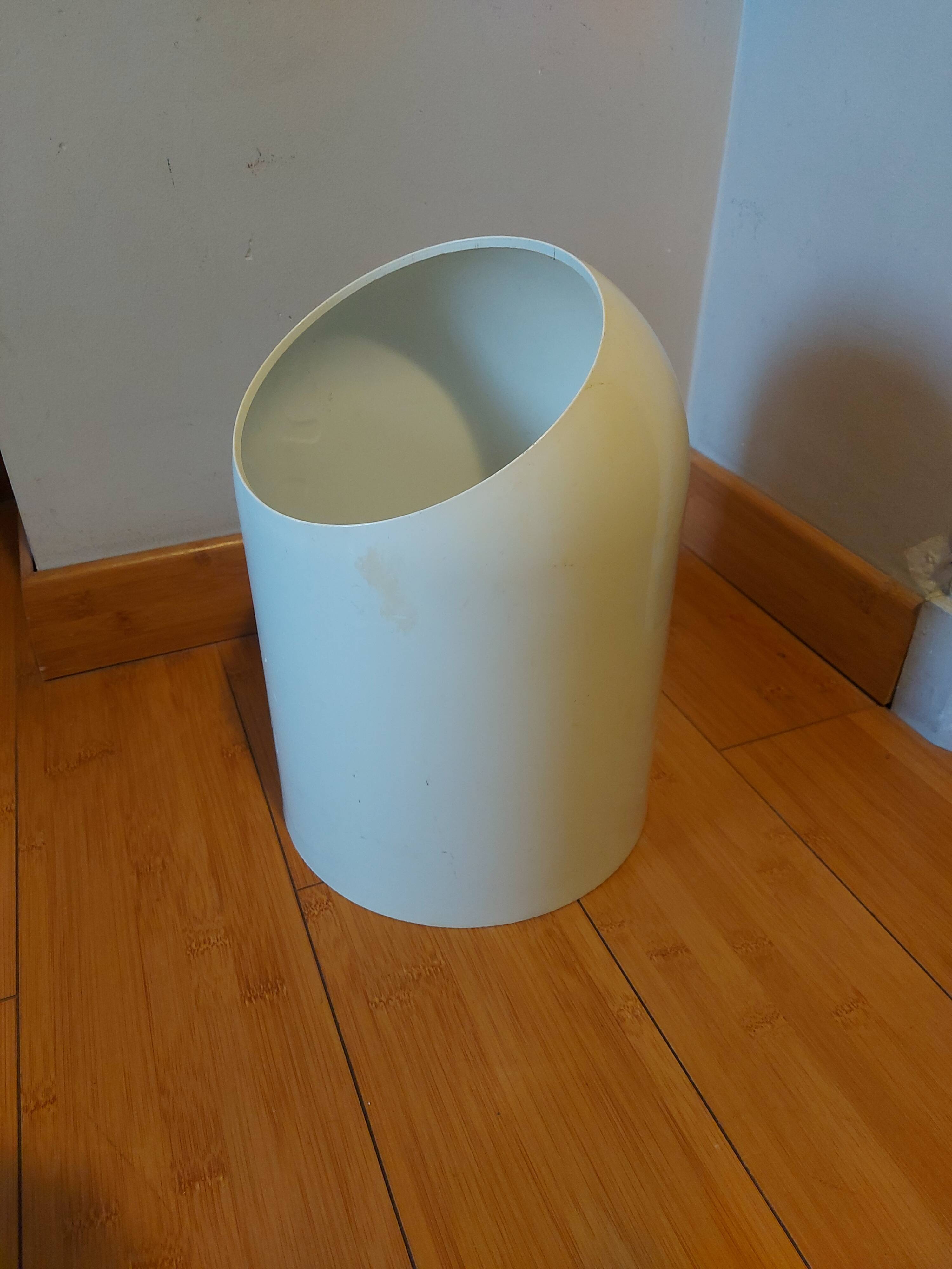 Waste paper basket , design Makio Hasuike , Italy
