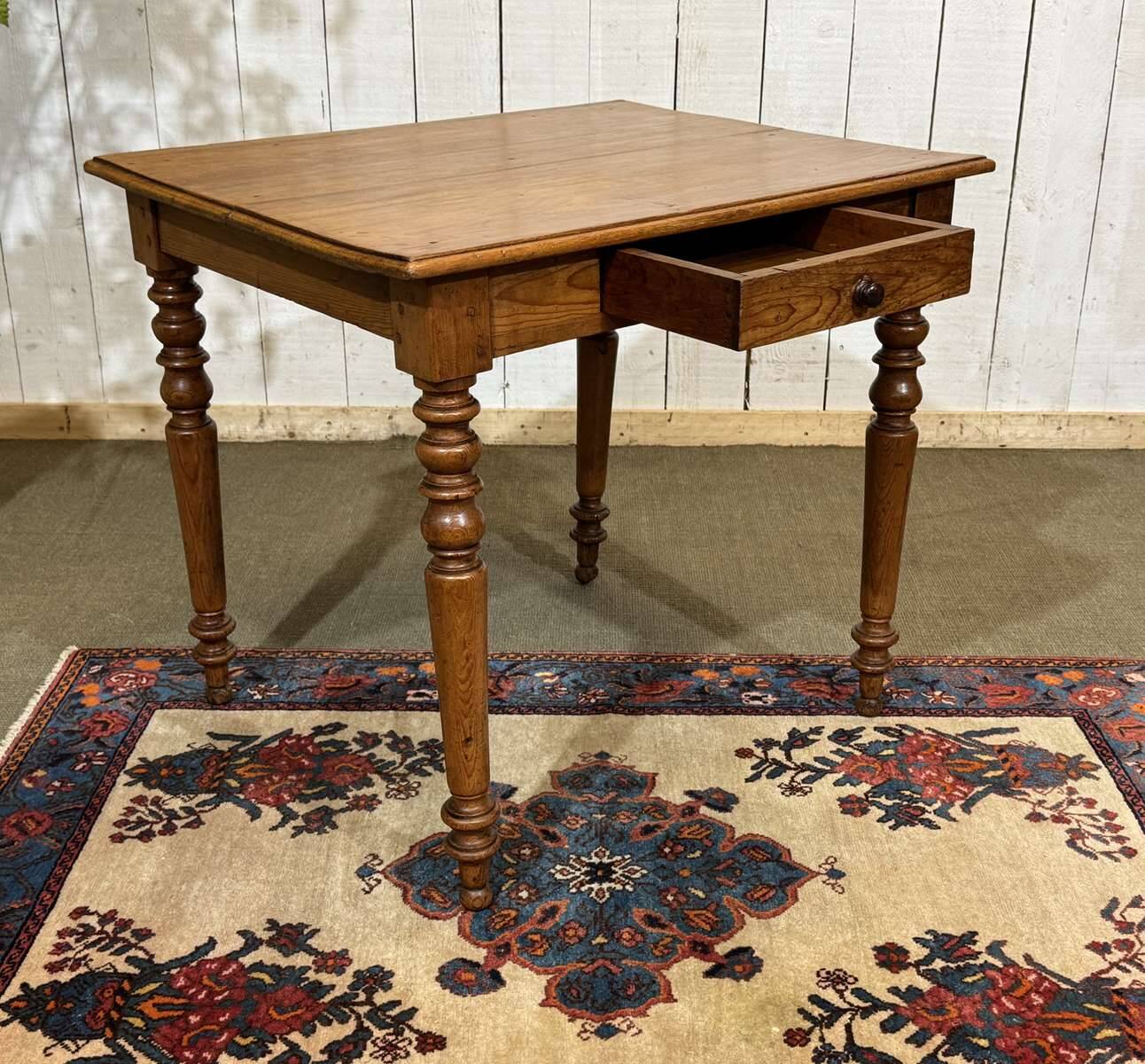 Table desk in fir and poplar from the early 20th century.
