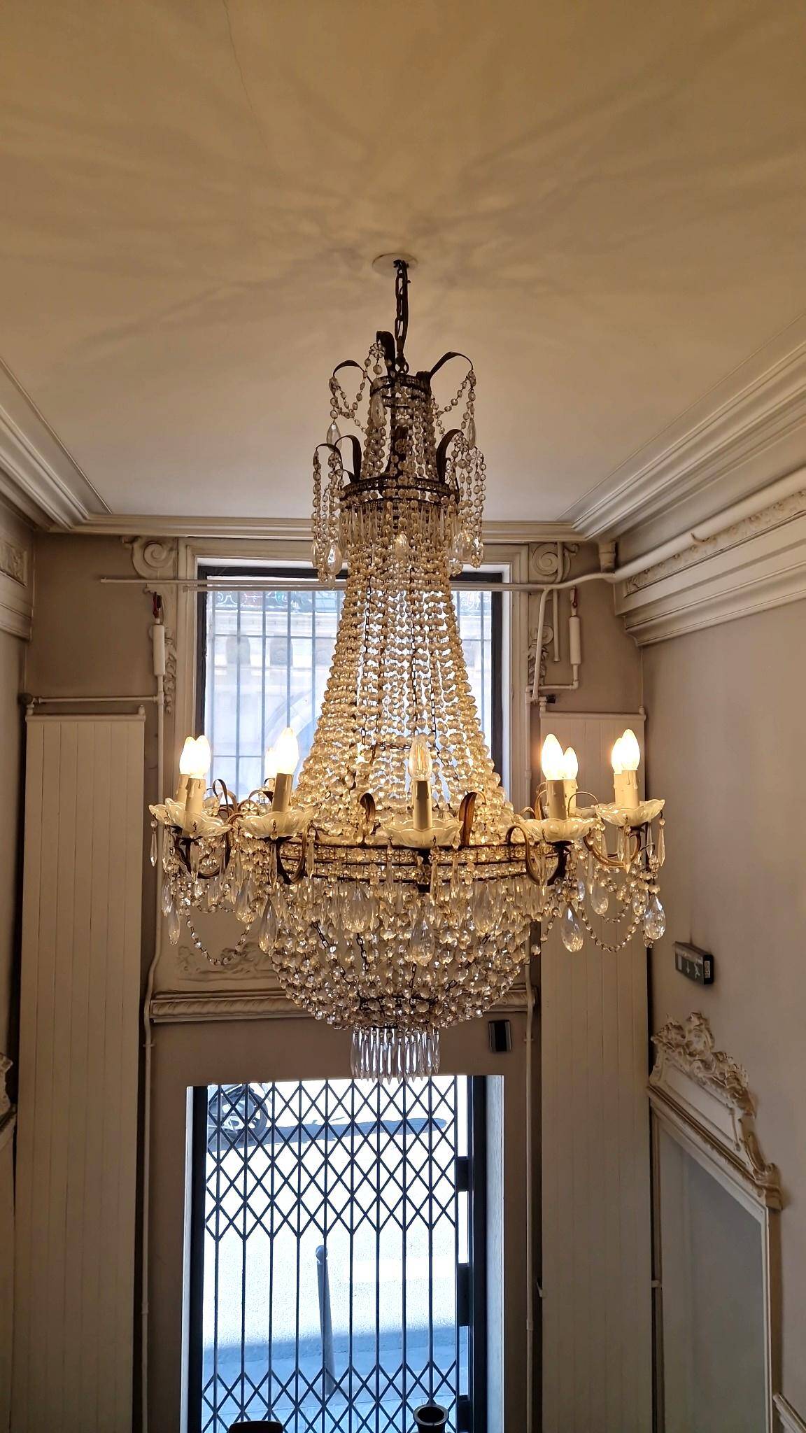 High-end crystal chandelier – Haussmannian style – prestigious piece
