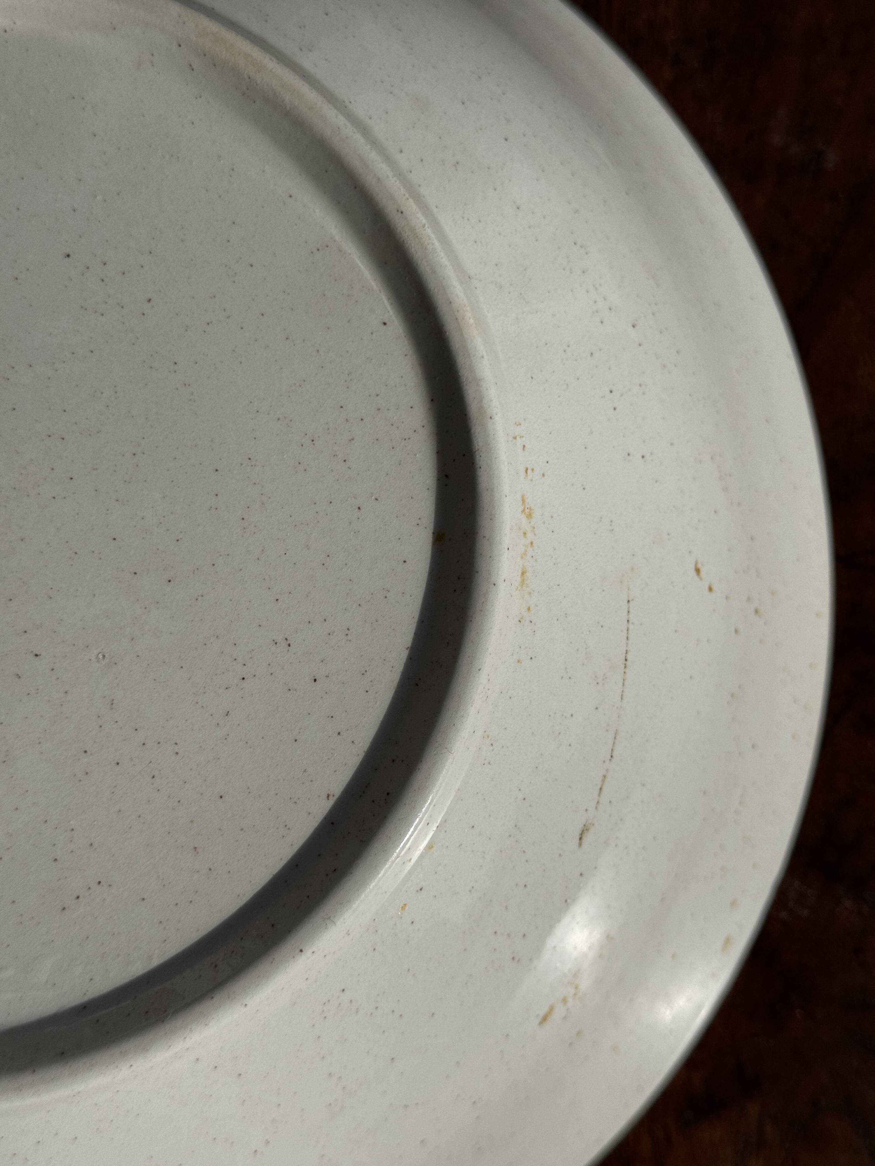 Set of a salad bowl and a vintage brown circular dish D28.