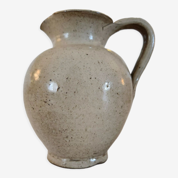 Sandstone pitcher