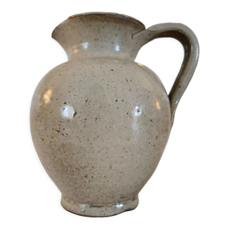 Sandstone pitcher