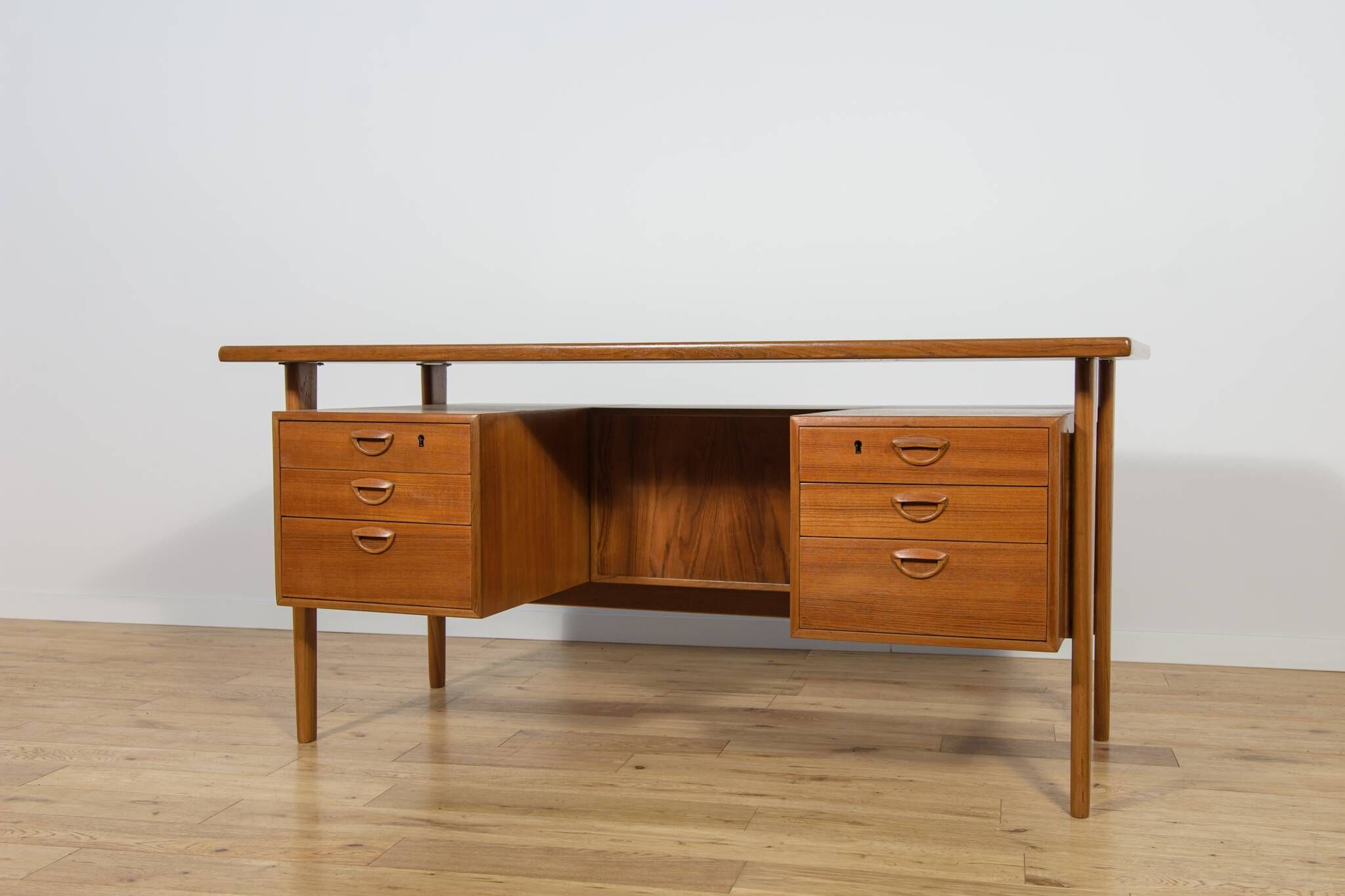 Mid-century freestanding teak desk by Kai Kristiansen for Feldballes Møbelfabrik, 1960s