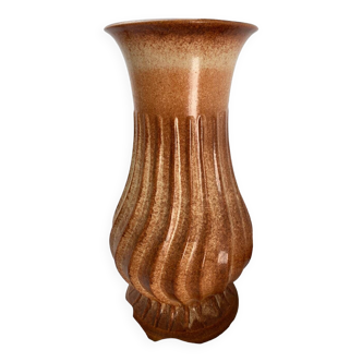 Ceramic vase