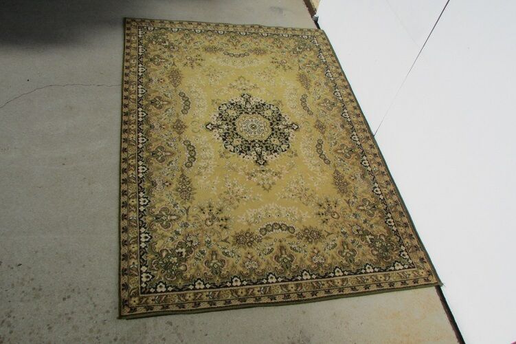 Shiraz carpet, 240 x 170, green and gold