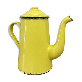Yellow enamelled coffee maker