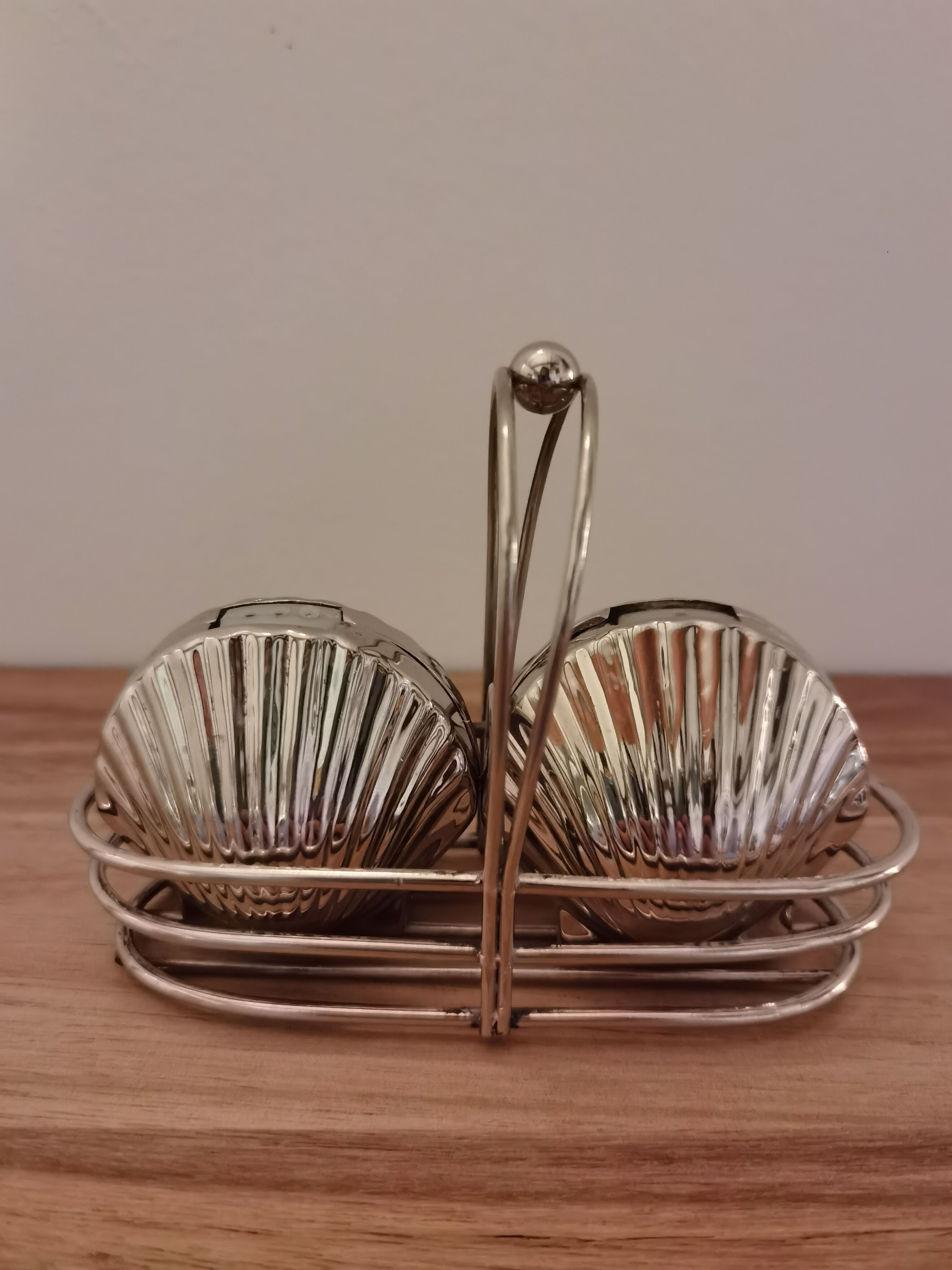 Salière et poivrière coquillage